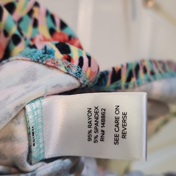 Torrid Super Soft Knit Tee Shirt Floral Animal Print Size 0 - Picture 8 of 9